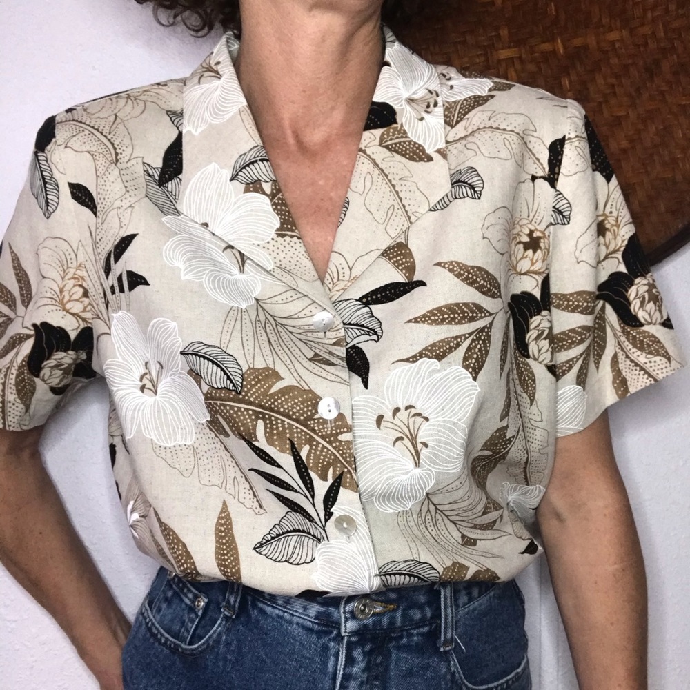 🙉VTG linen floral blouse